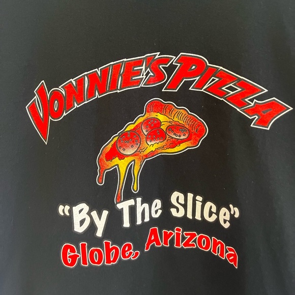 Vonnies pizza “by The Slice” Globe, Arizona. Black t-shirt, front and back print - Picture 1 of 5